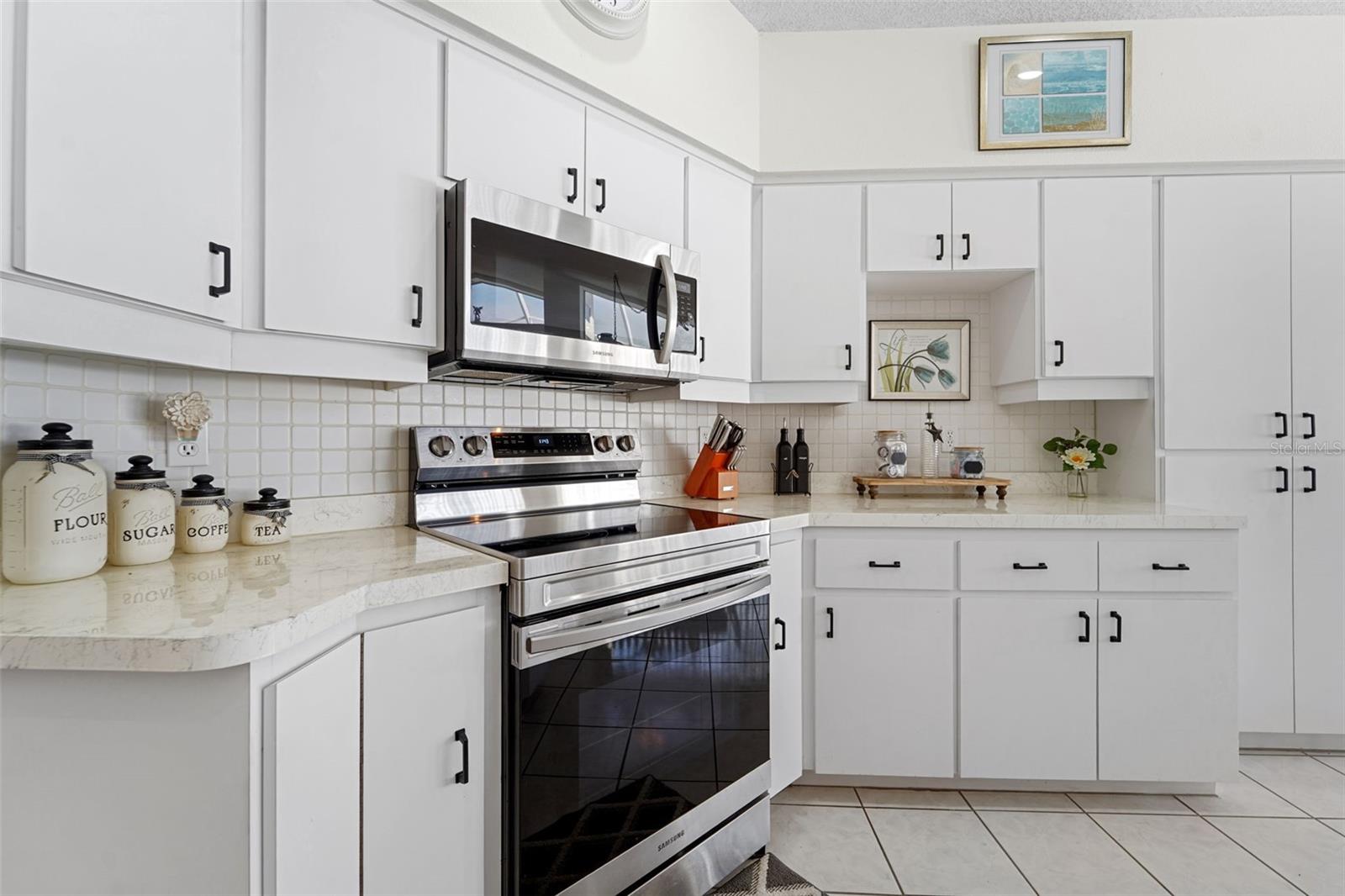 FAIRWAY OAKS - Residential