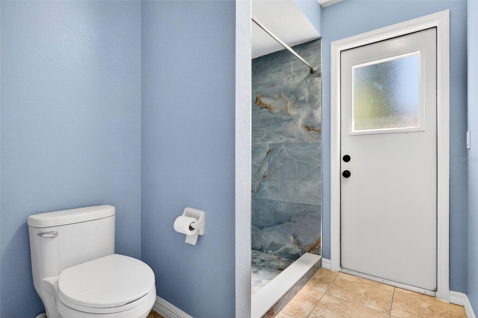 ESTATES OF AUBURNDALE - Residential Lease