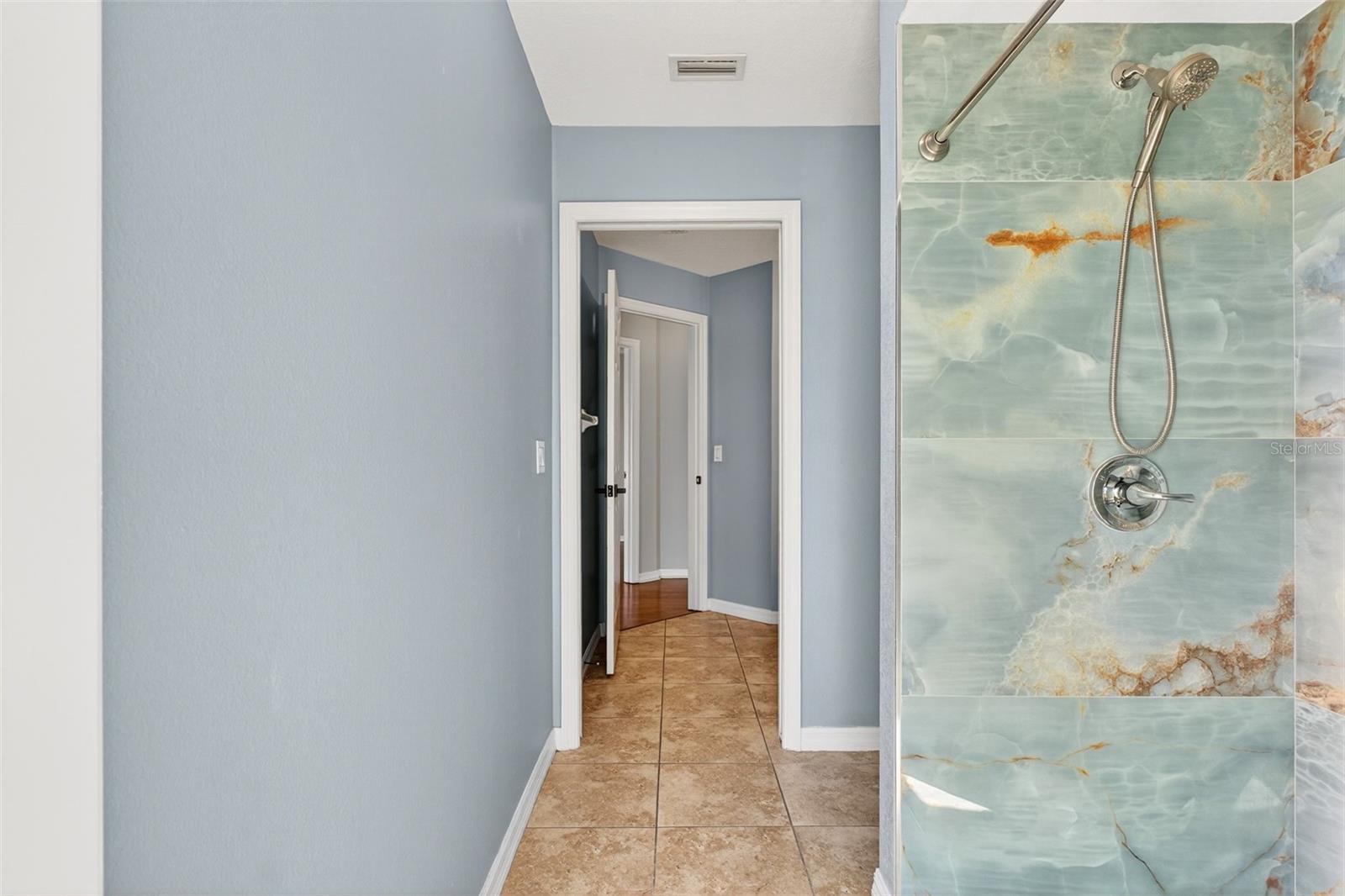 ESTATES OF AUBURNDALE - Residential Lease