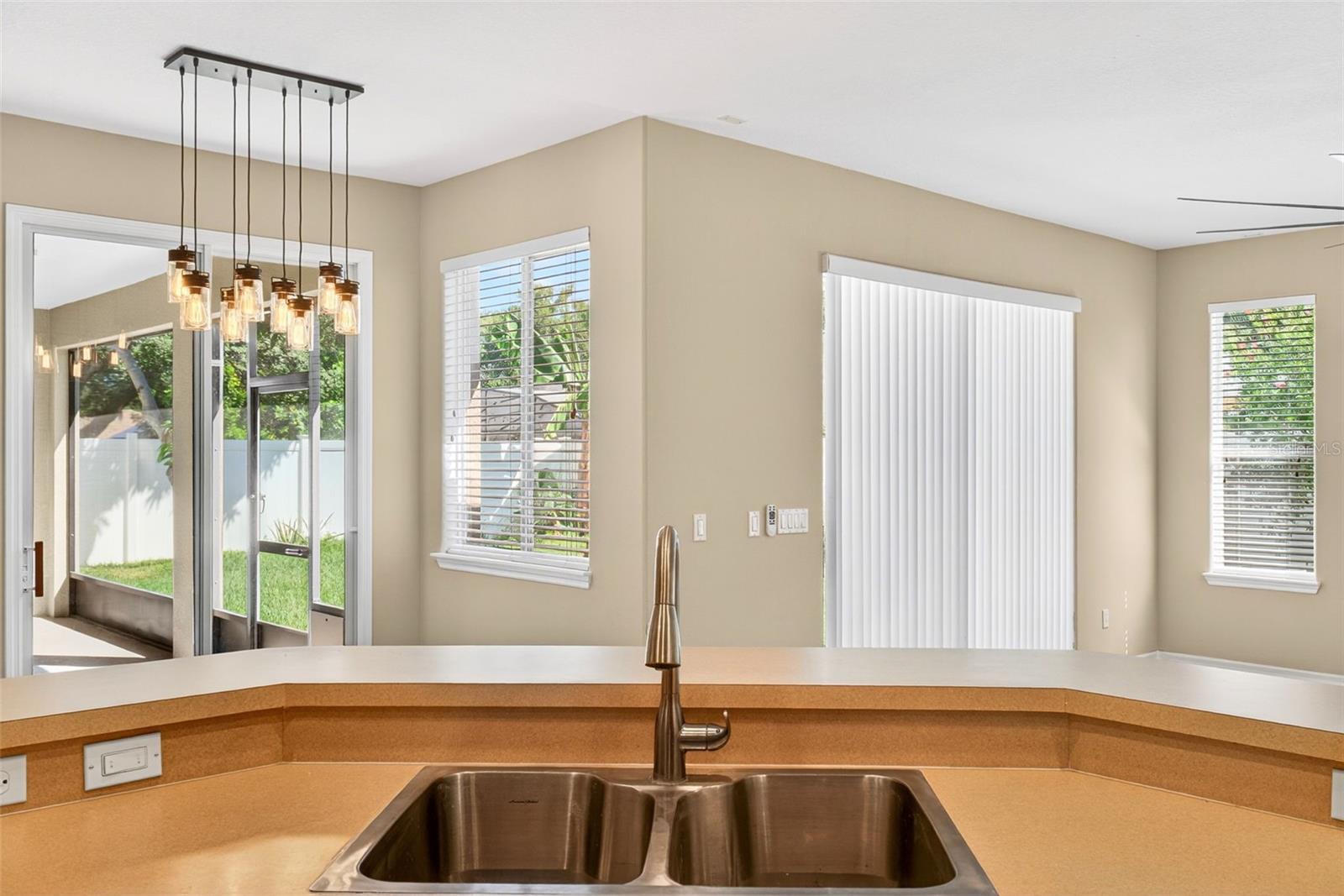 ESTATES OF AUBURNDALE - Residential Lease