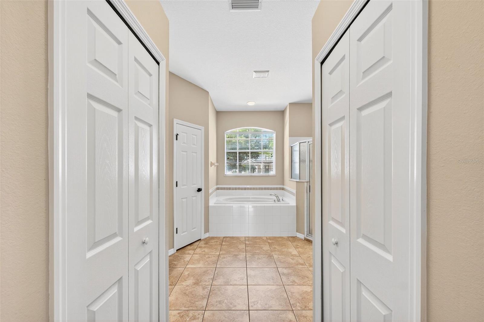 ESTATES OF AUBURNDALE - Residential Lease