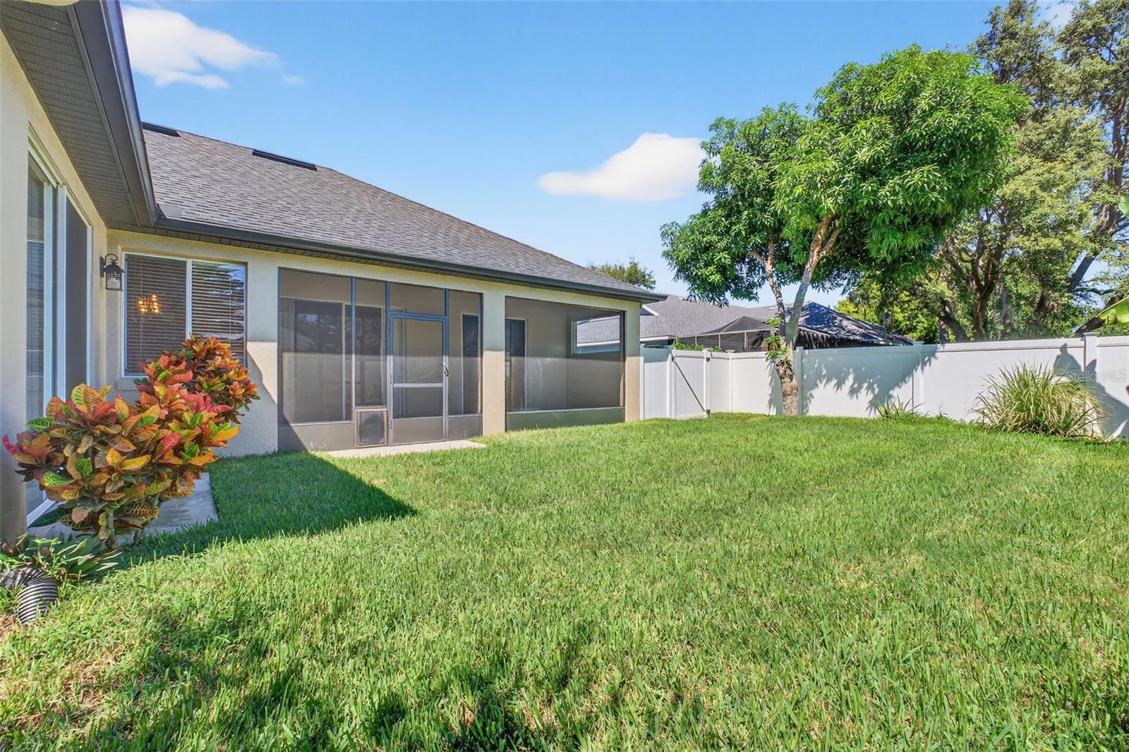 ESTATES OF AUBURNDALE - Residential Lease