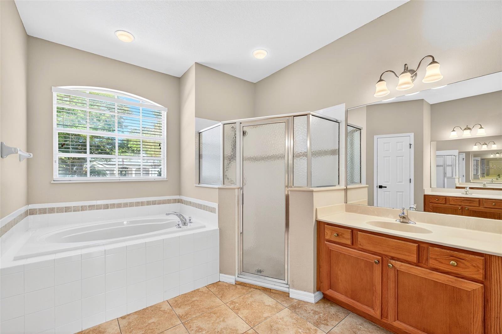 ESTATES OF AUBURNDALE - Residential Lease