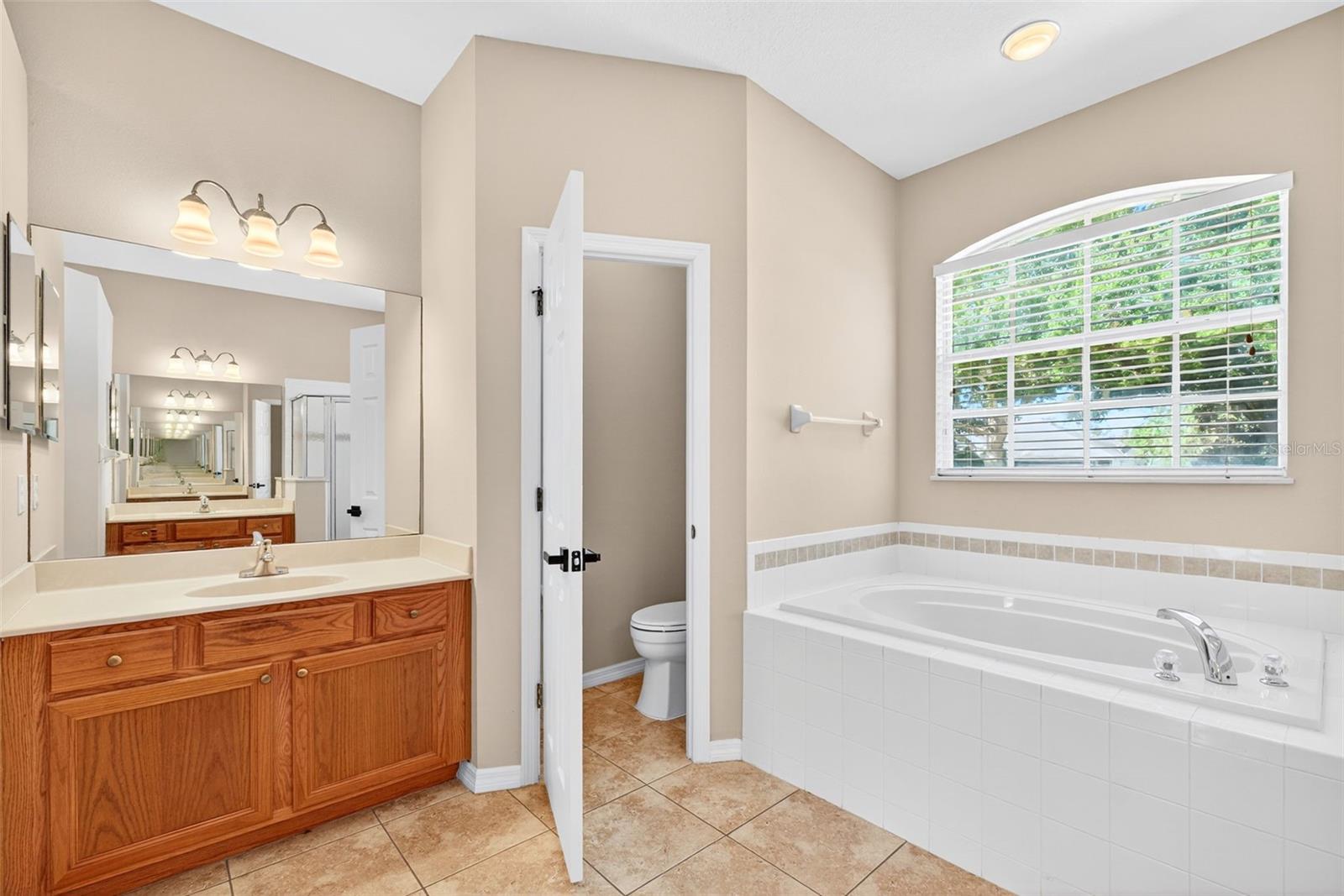 ESTATES OF AUBURNDALE - Residential Lease