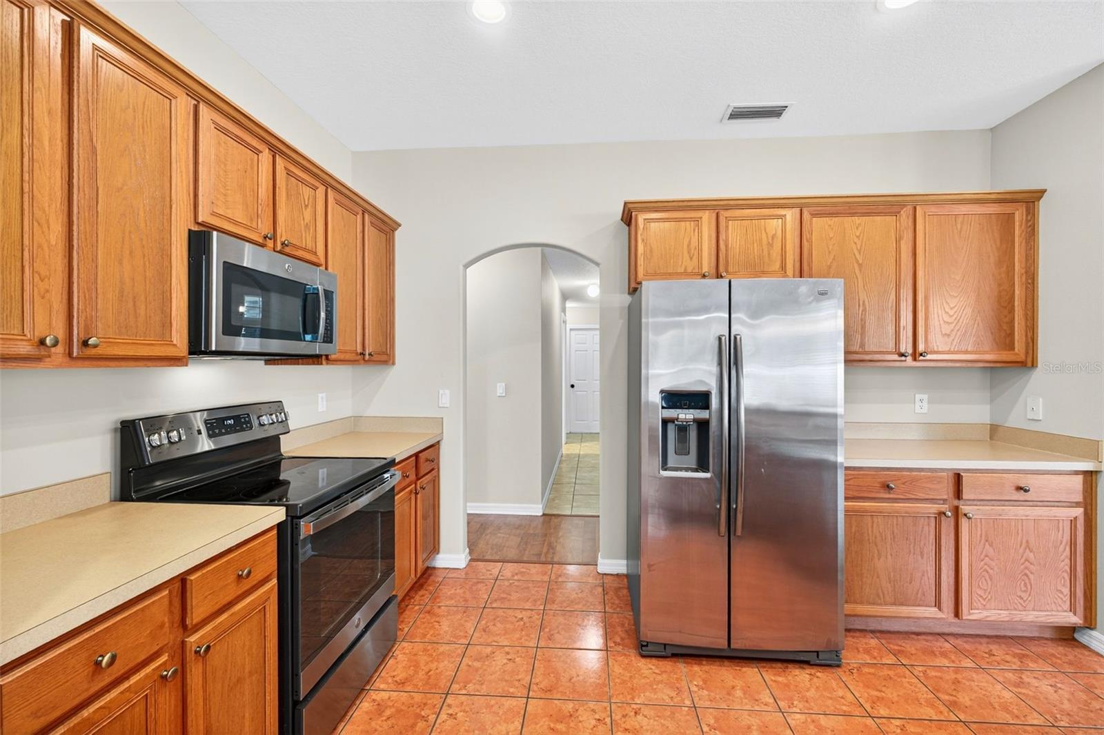 ESTATES OF AUBURNDALE - Residential Lease