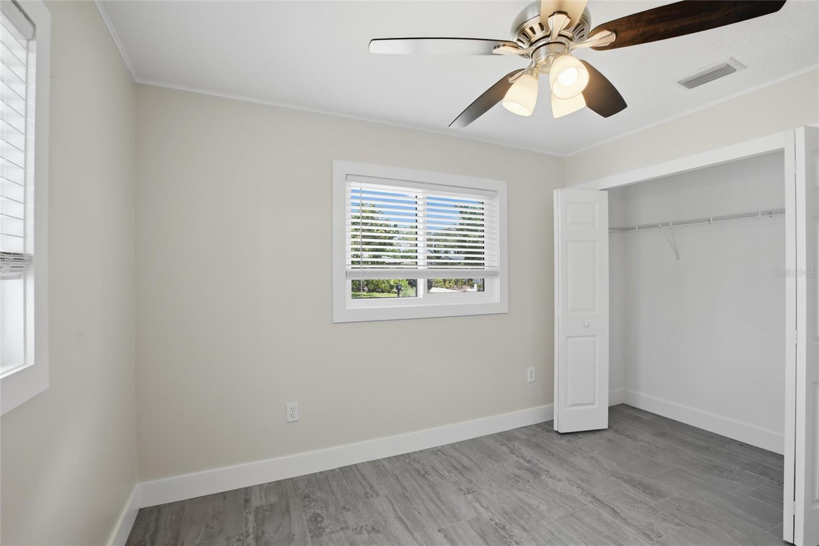 WINDSOR PARK FIRST UNIT - Residential