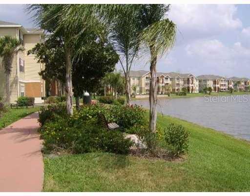 VILLAS AT LAKESIDE A CONDO - Residential