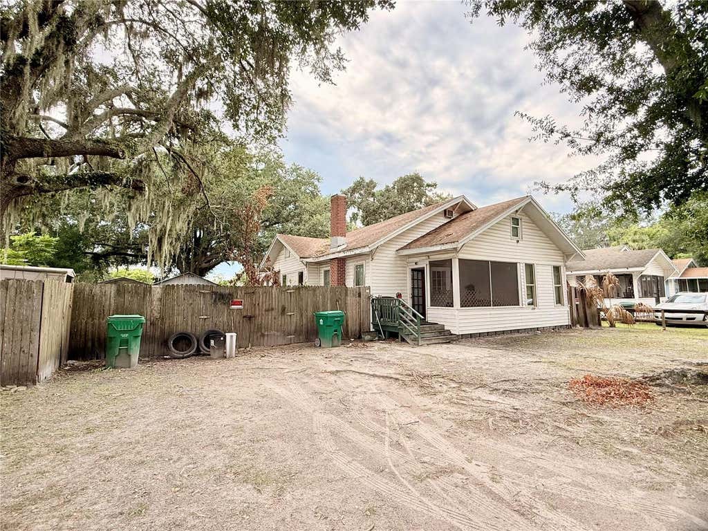 Photo of 208 3rd Street, Winter Garden, FL 34787 (MLS # O6435284)