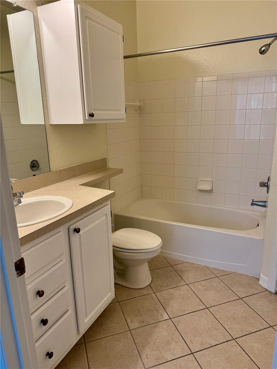 VISCONTI WEST - Residential Lease