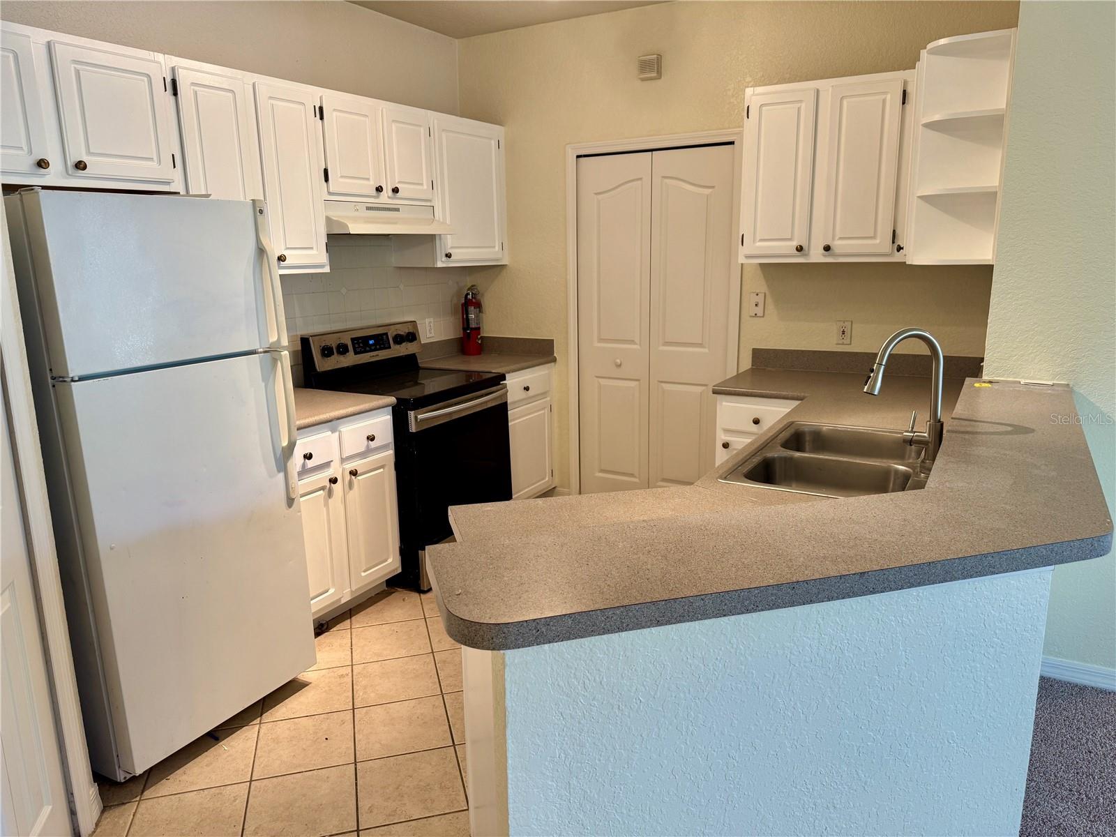 VISCONTI WEST - Residential Lease
