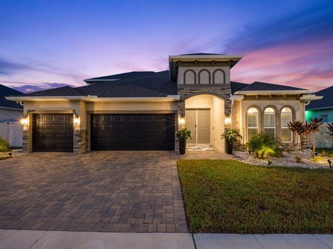 A home in HOWEY IN THE HILLS