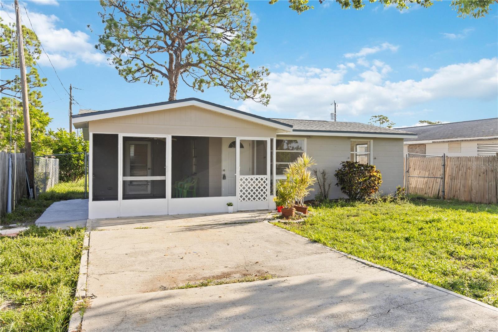 306 E LANGSNER STREET