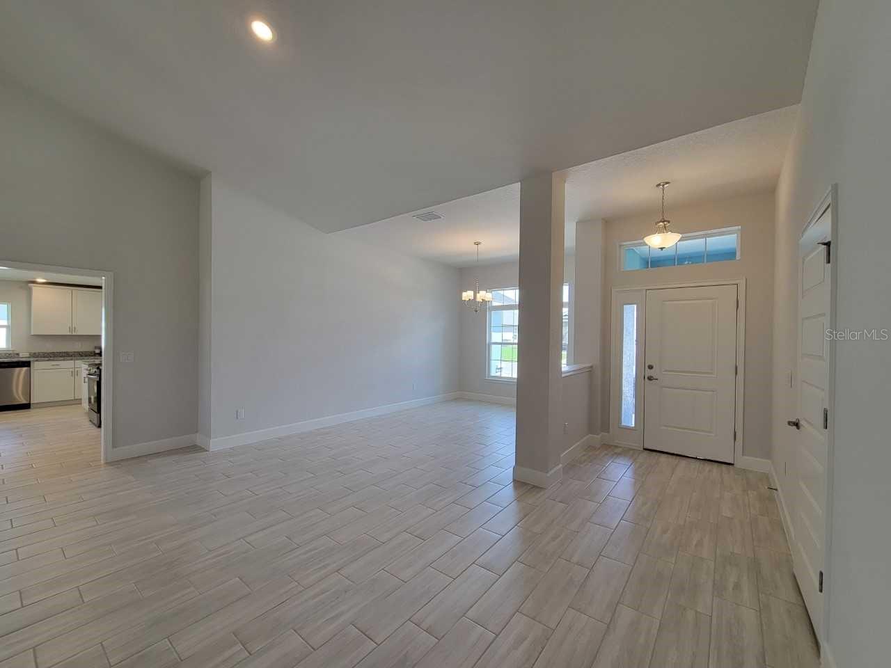 ROLLING HILLS UN FIVE - Residential