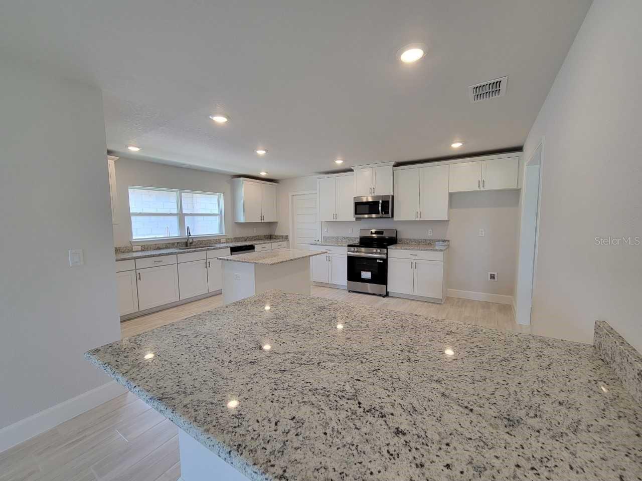 ROLLING HILLS UN FIVE - Residential