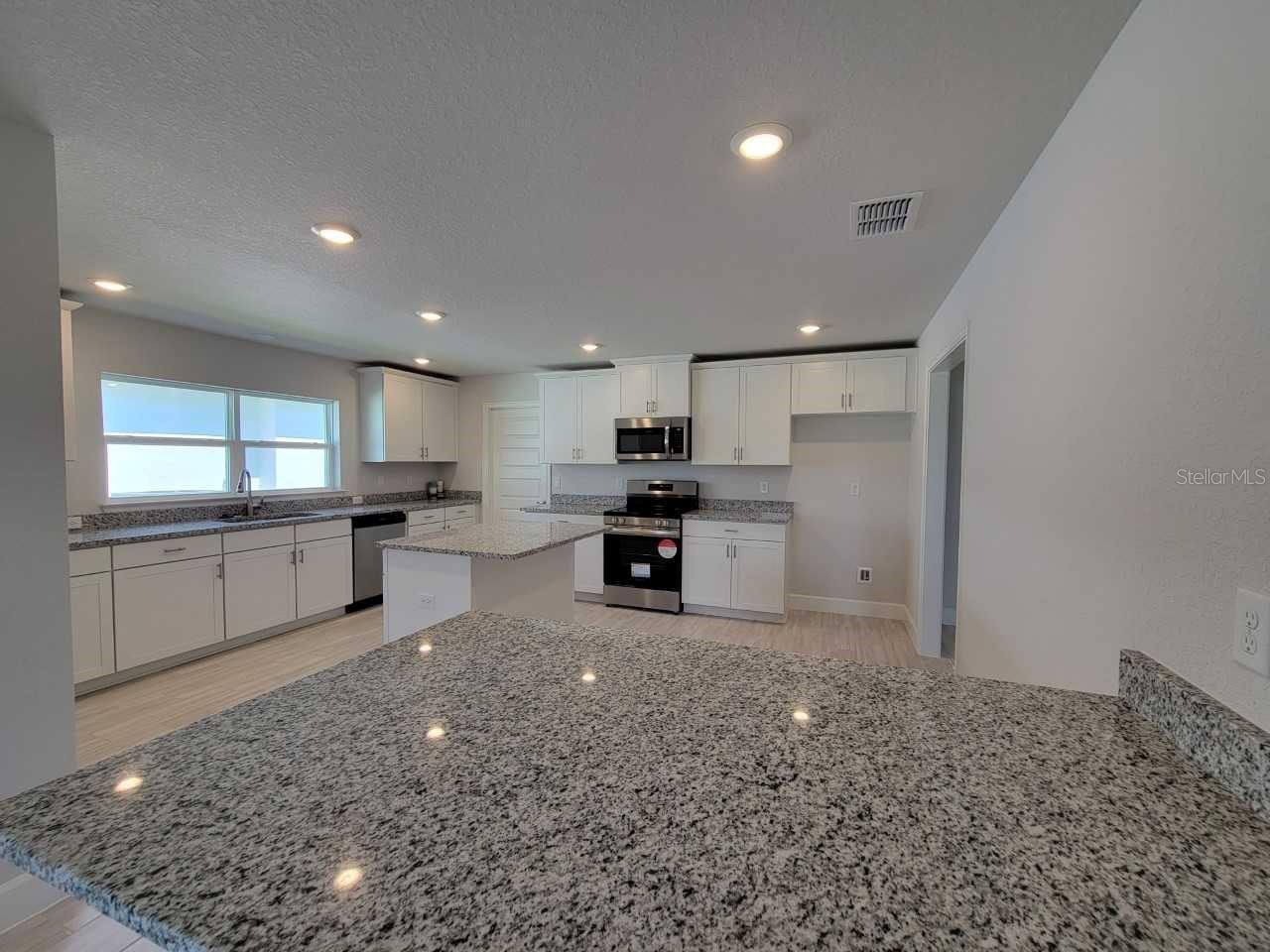 ROLLING HILLS UN FIVE - Residential