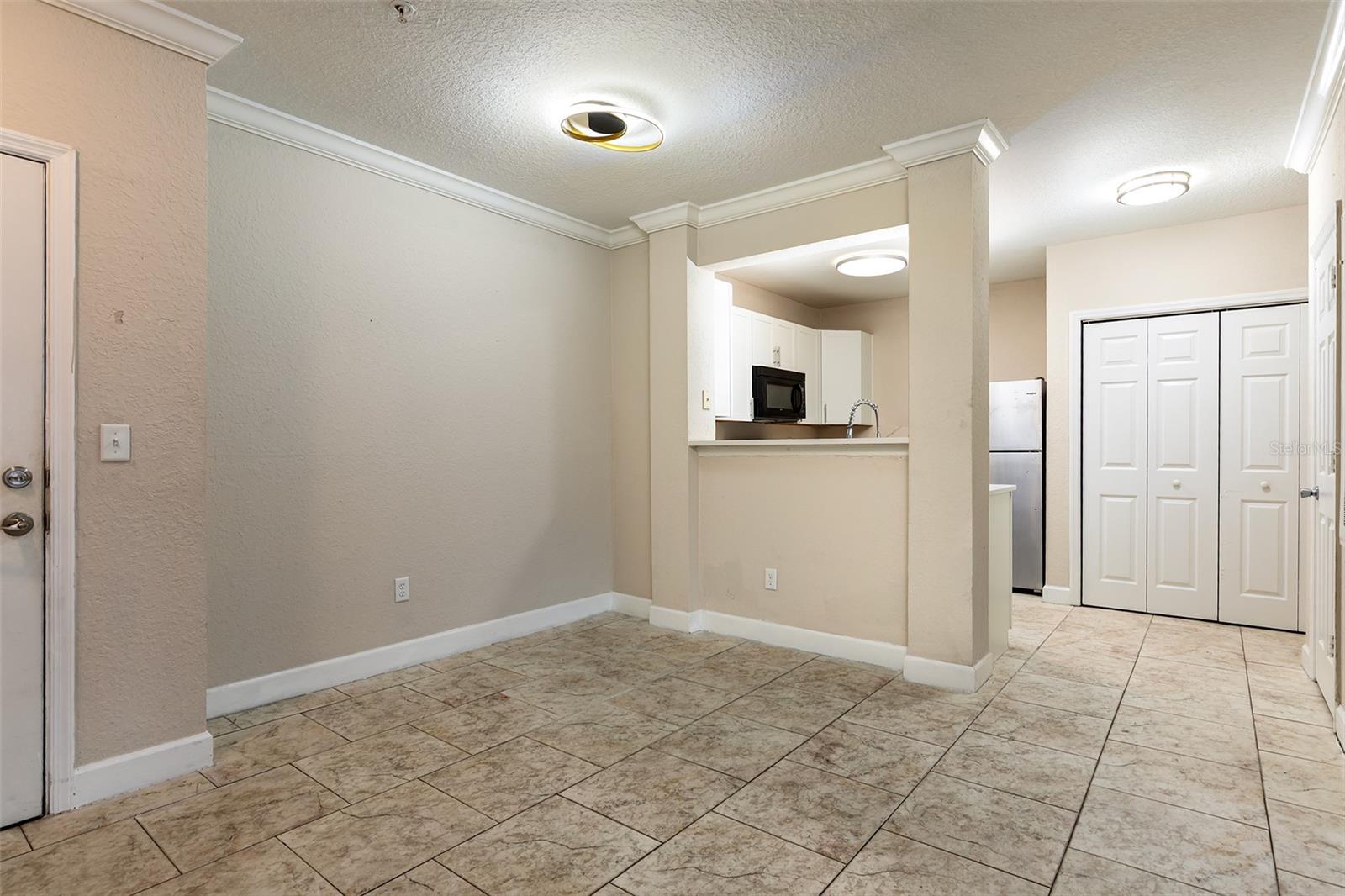 206 E SOUTH STREET 4007