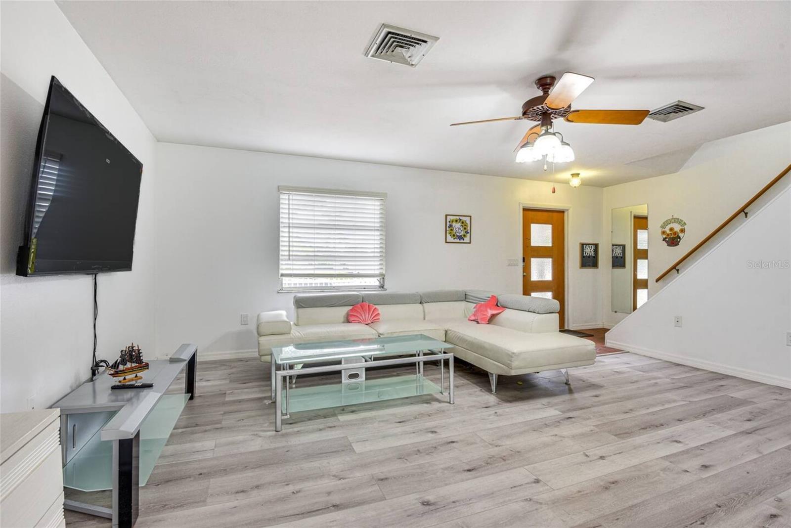 BEE RIDGE ESTATES - Residential Lease