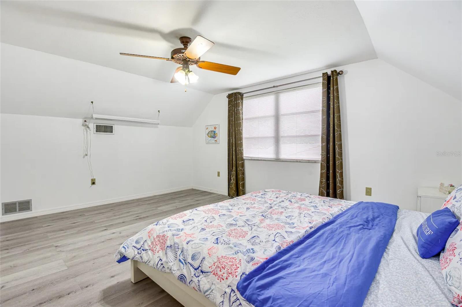 BEE RIDGE ESTATES - Residential Lease