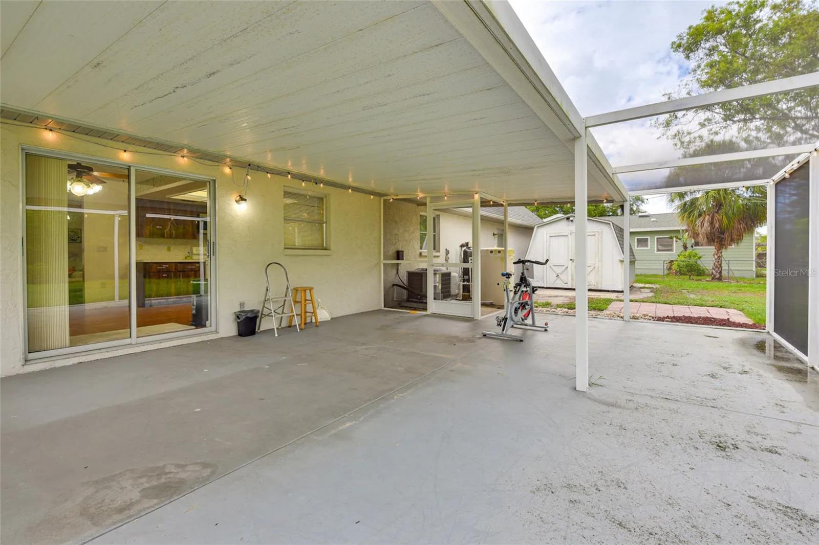 BEE RIDGE ESTATES - Residential Lease