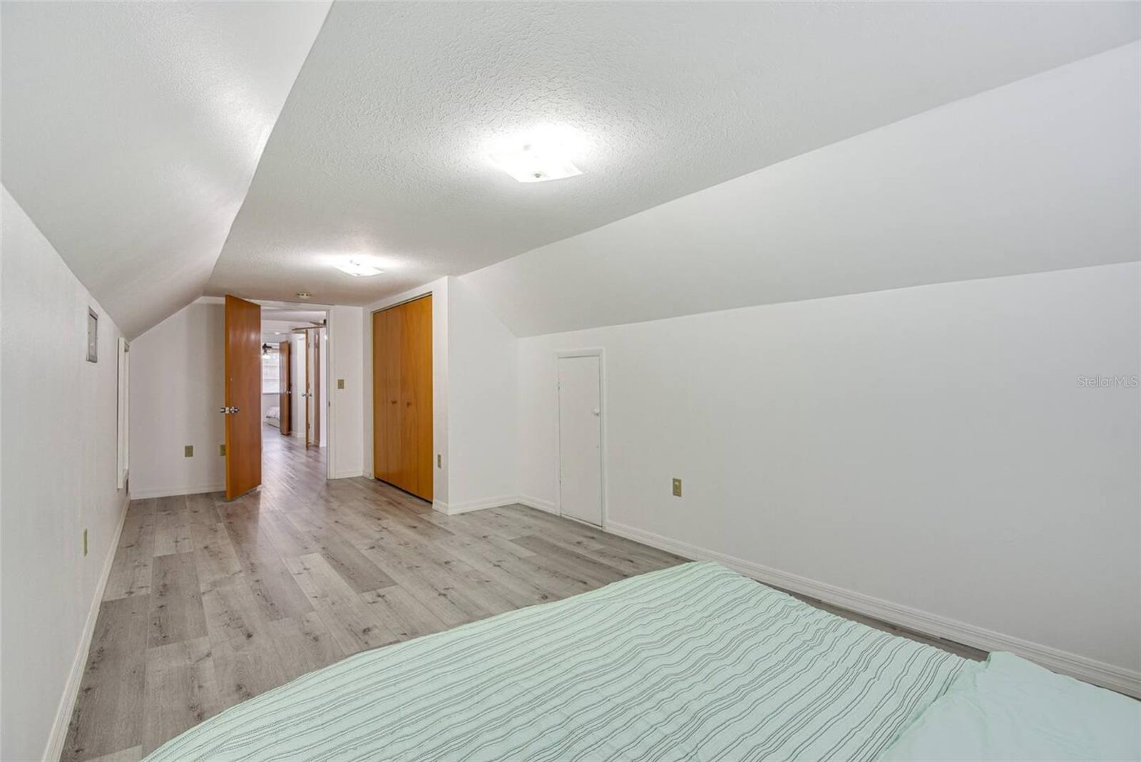 BEE RIDGE ESTATES - Residential Lease