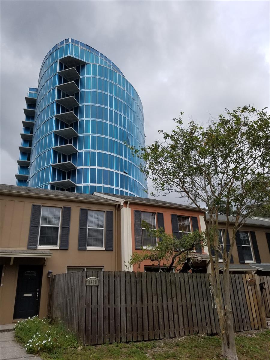 2917 W SANTIAGO STREET