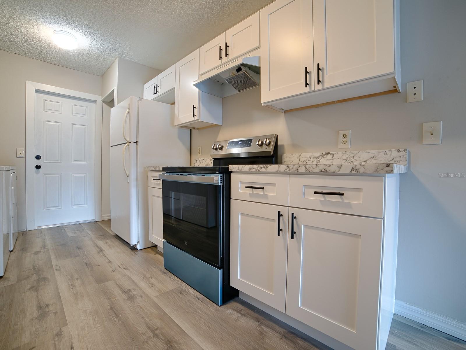 488 W ROSEWOOD LANE 488 - Photo 3