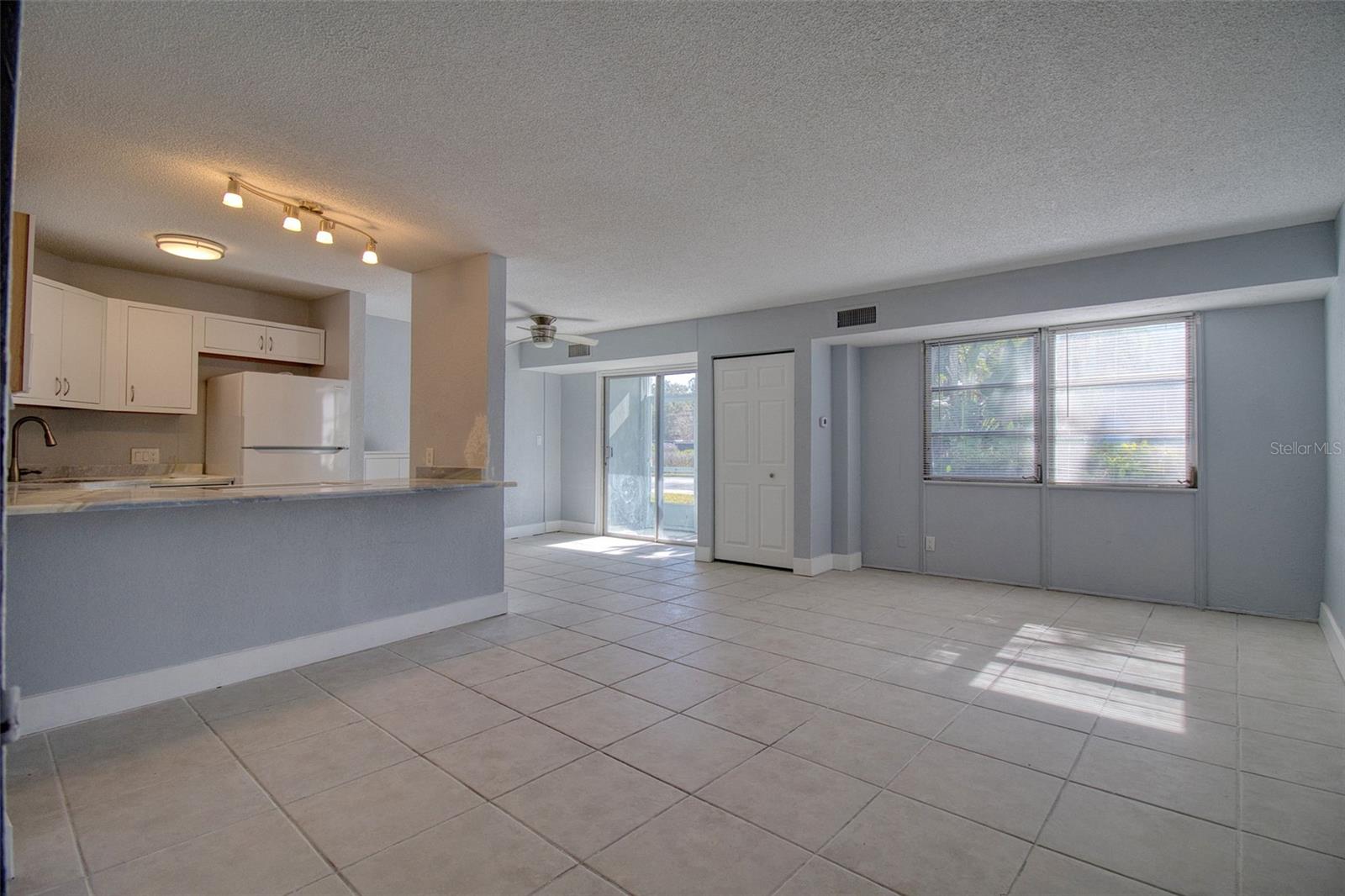 WAVE, THE CONDO - Residential Lease