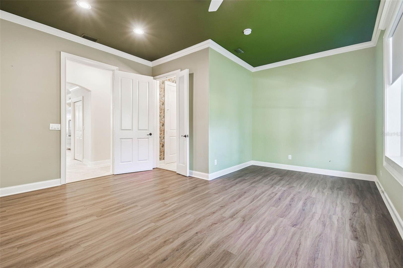 CRENSHAW LAKES - Residential