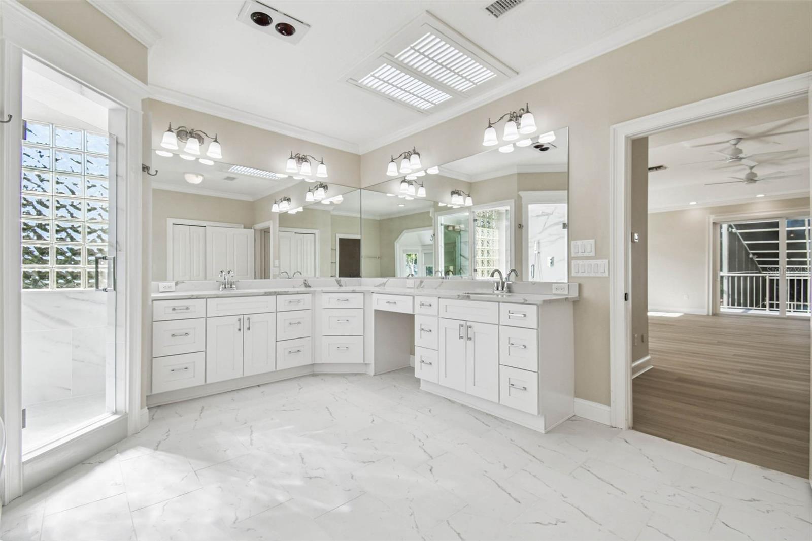 CRENSHAW LAKES - Residential