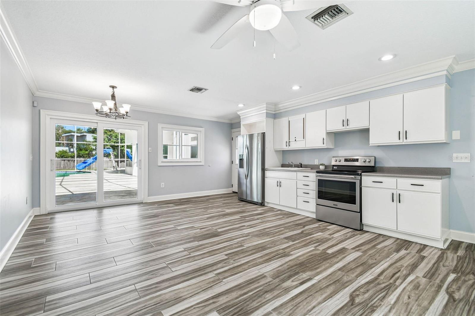 CRENSHAW LAKES - Residential