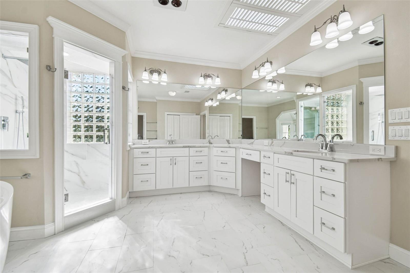 CRENSHAW LAKES - Residential