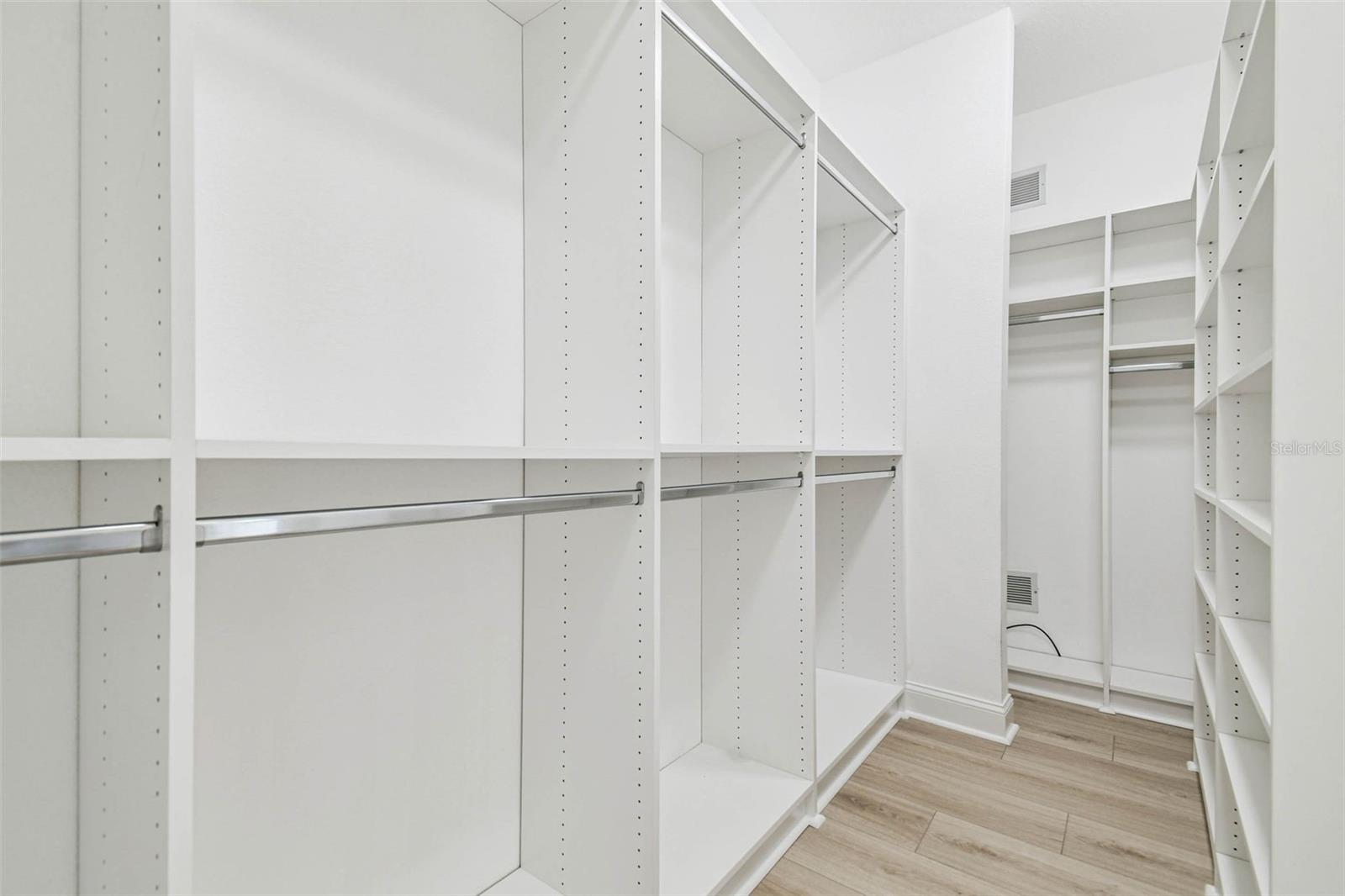 CRENSHAW LAKES - Residential