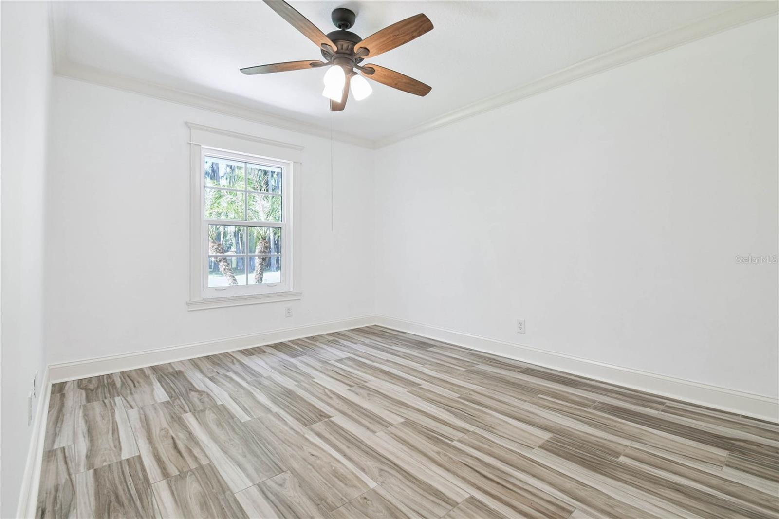 CRENSHAW LAKES - Residential