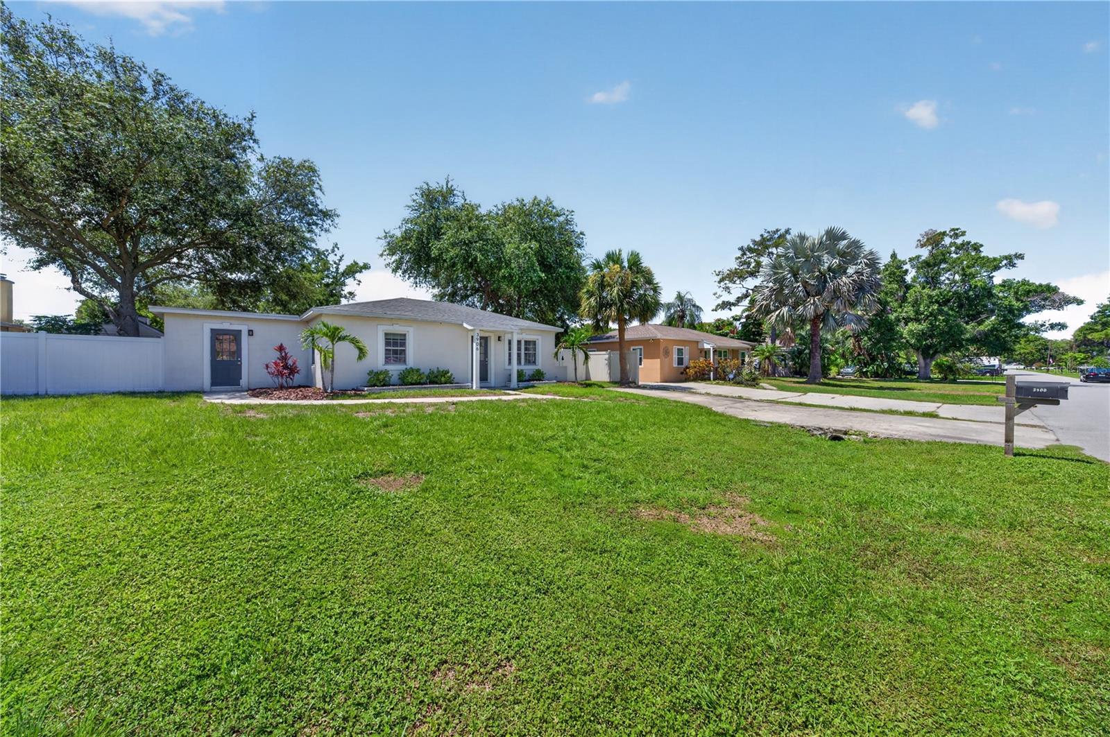 3906 W BAY VISTA AVENUE