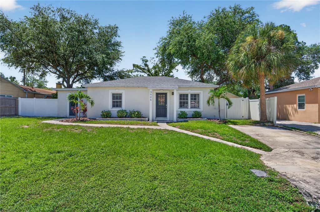 Photo of 3906 W Bay Vista Avenue, Tampa, FL 33611 (MLS # TB8537853)