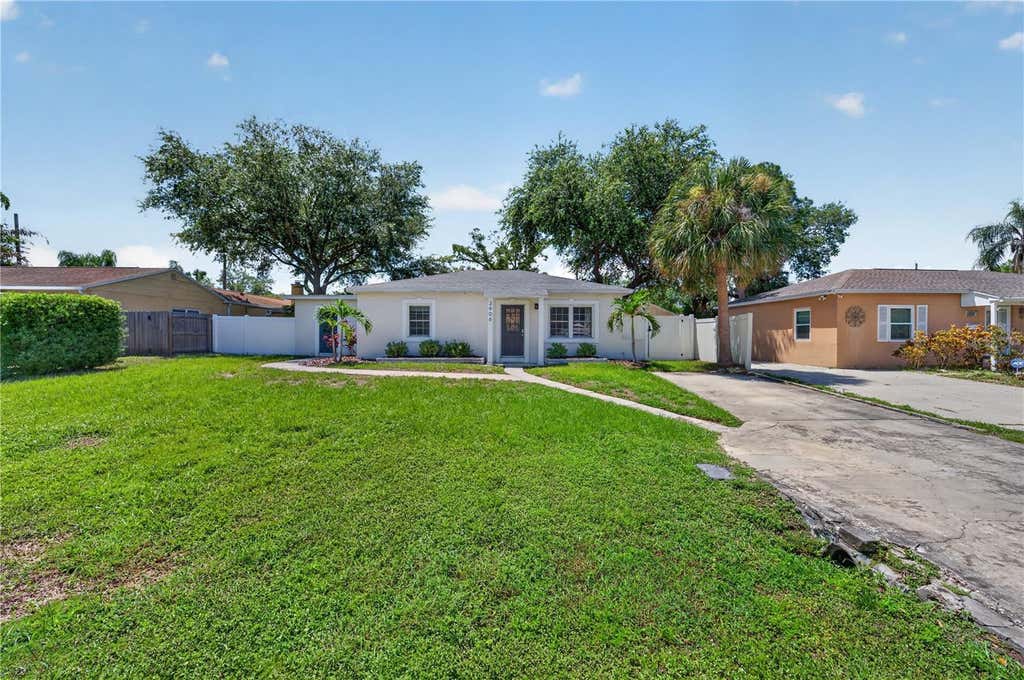 Photo of 3906 W Bay Vista Avenue, Tampa, FL 33611 (MLS # TB8537853)