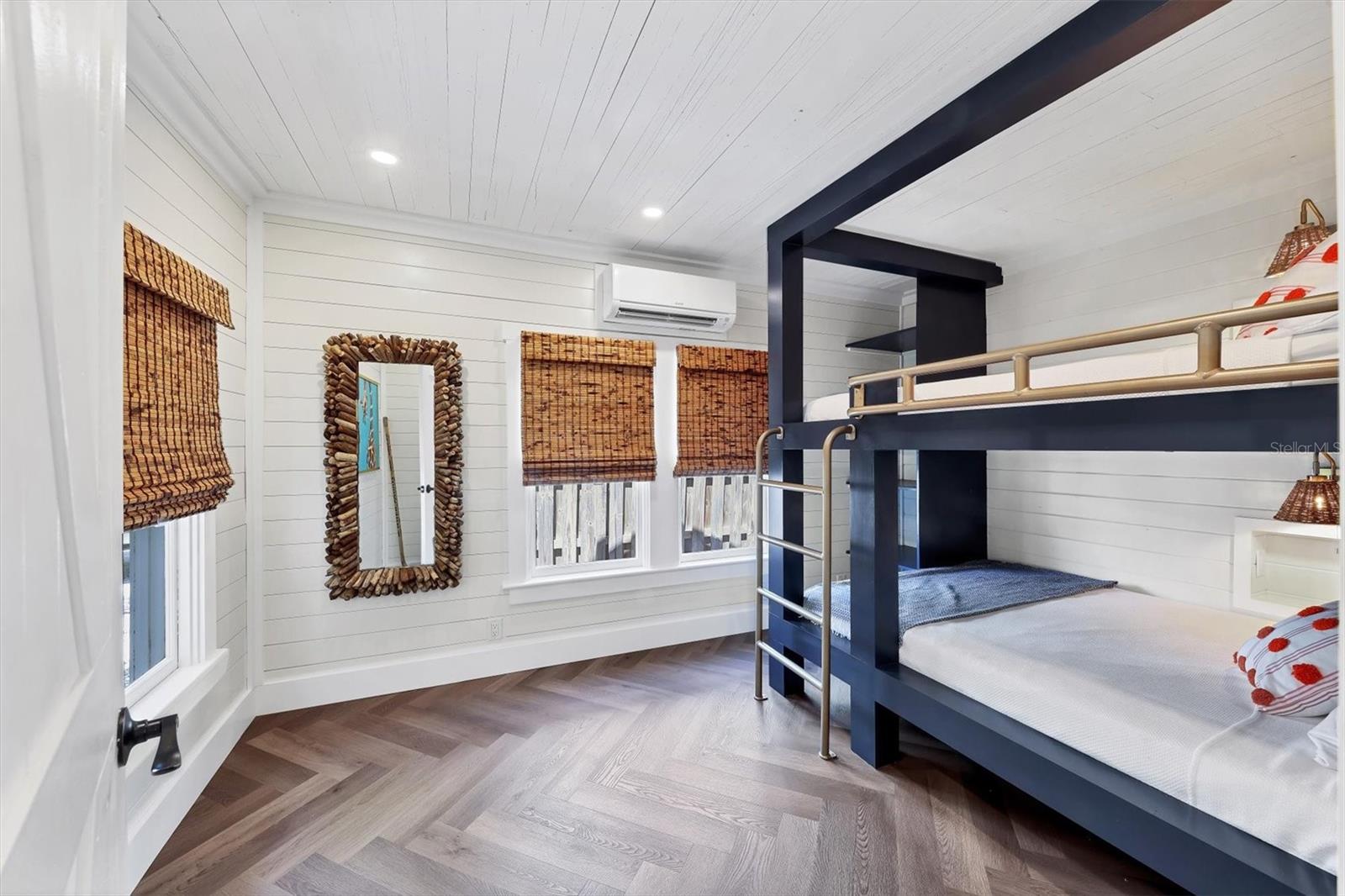 ILEXHURST - Residential