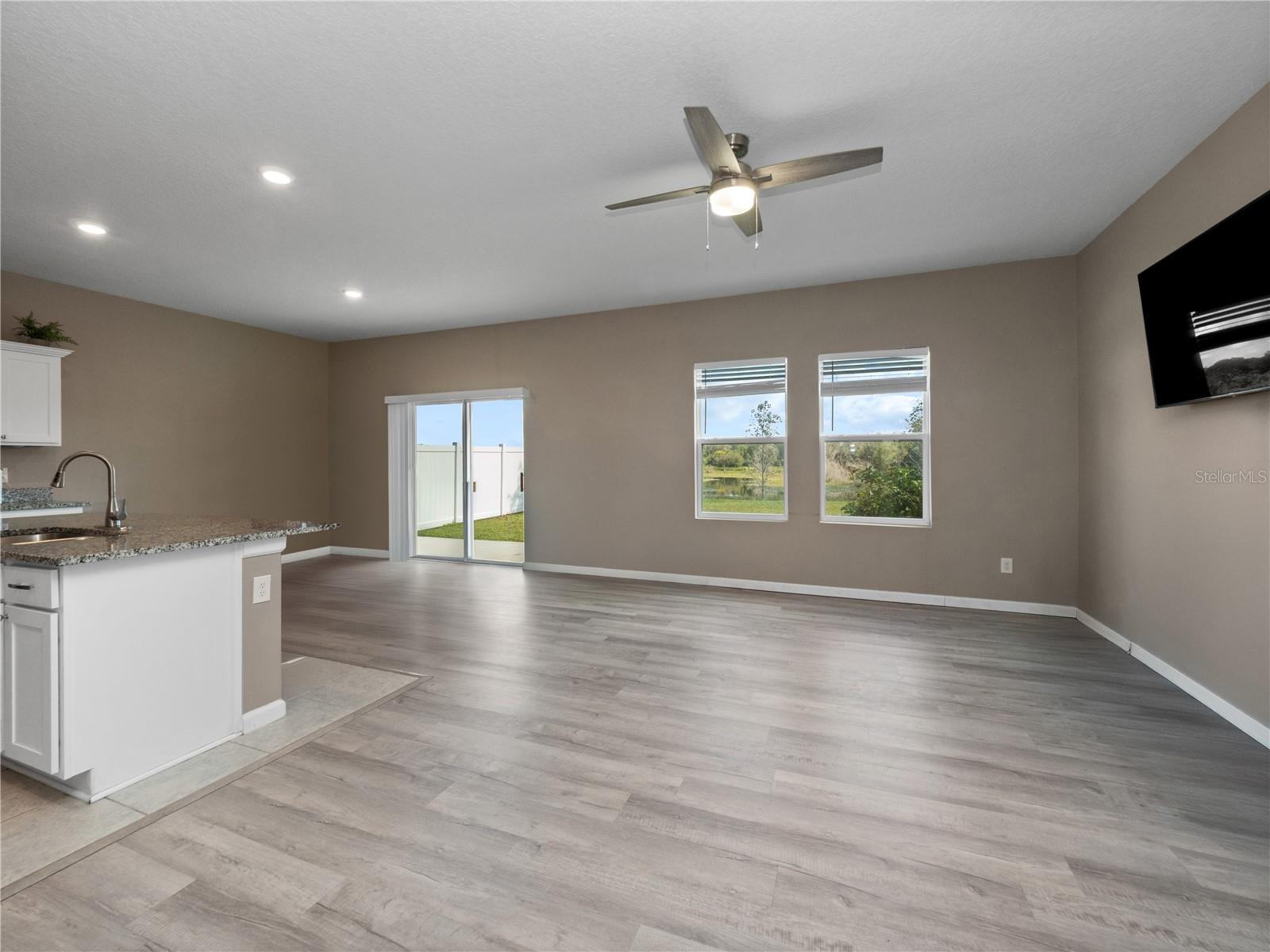 2312 LITCHFIELD LOOP