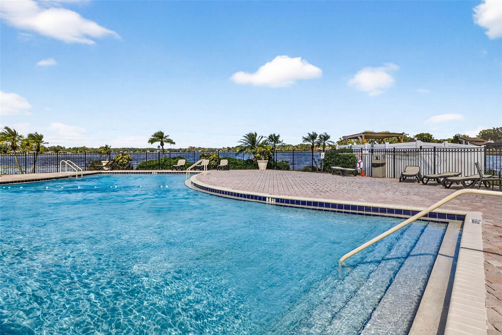 WHISPERING OAKS - Residential Lease