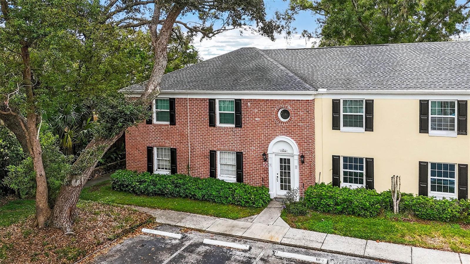 WHISPERING OAKS - Residential Lease