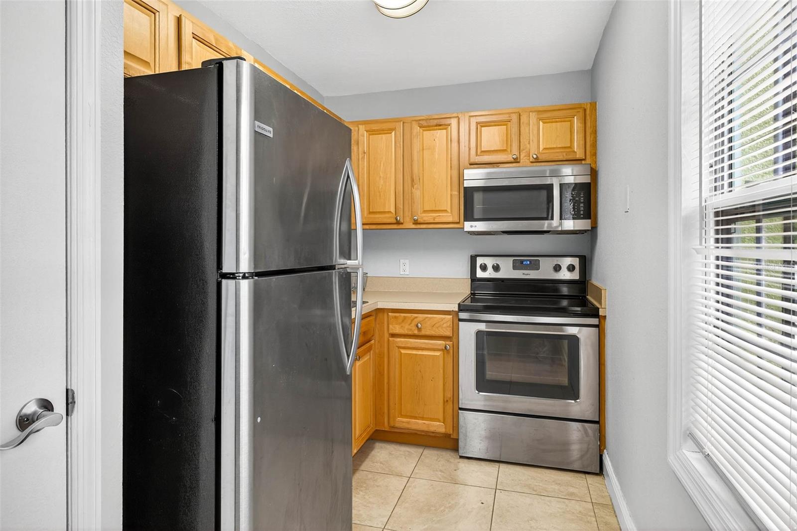 WHISPERING OAKS - Residential Lease