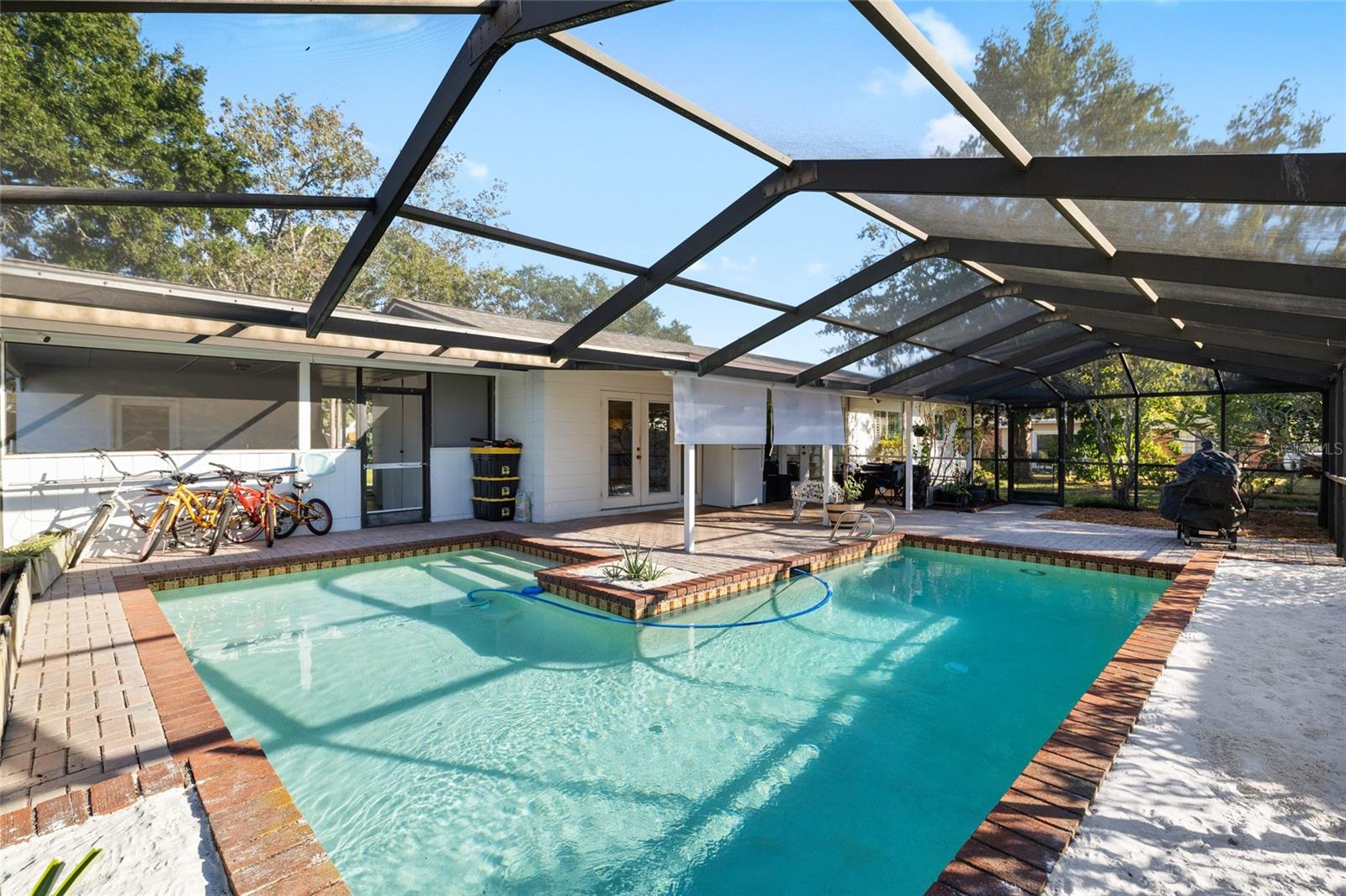 CARROLLWOOD SUB UNIT 4 - Residential