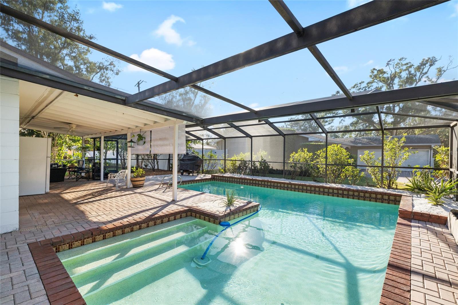 CARROLLWOOD SUB UNIT 4 - Residential