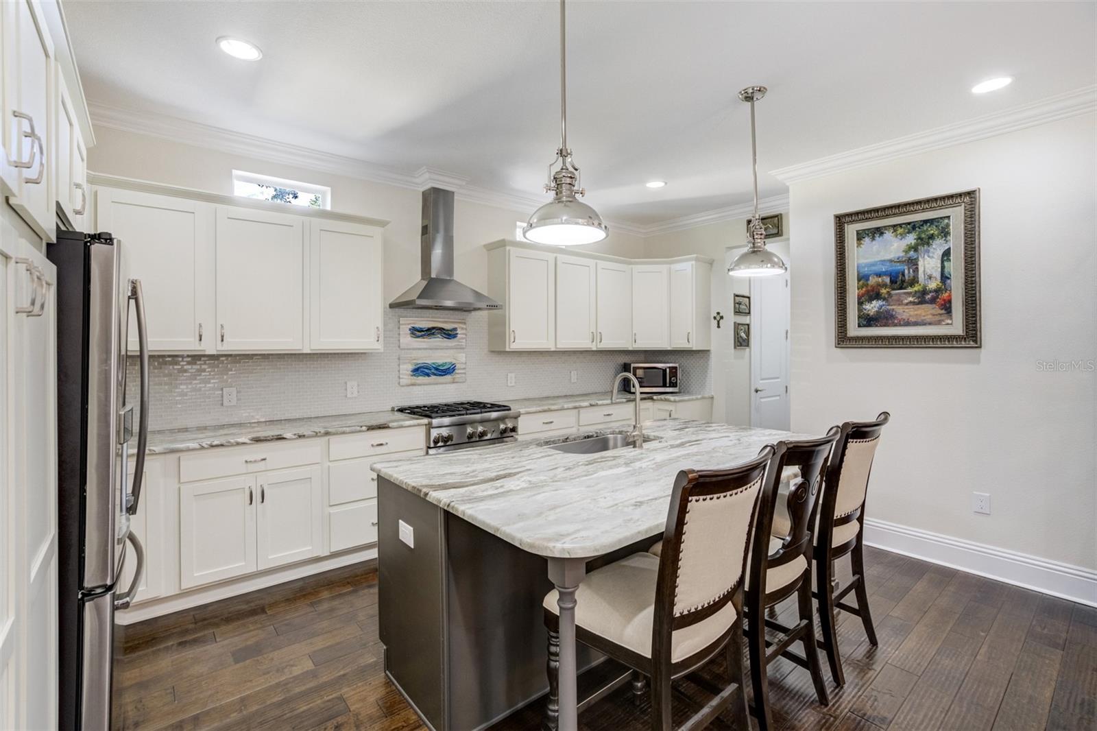 201 4TH AVENUE S