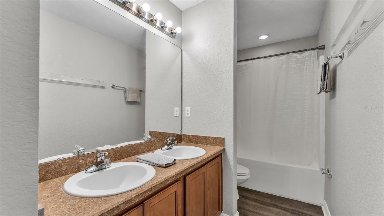 CARPENTERS CREST - Residential