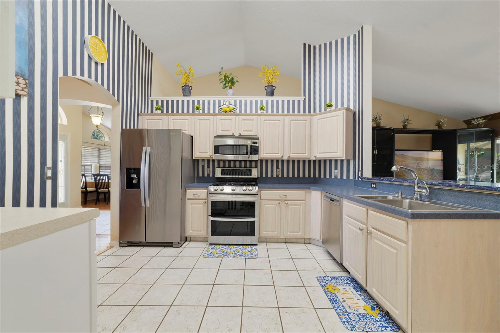 Search 3 255 LOMA DEL SOL DRIVE