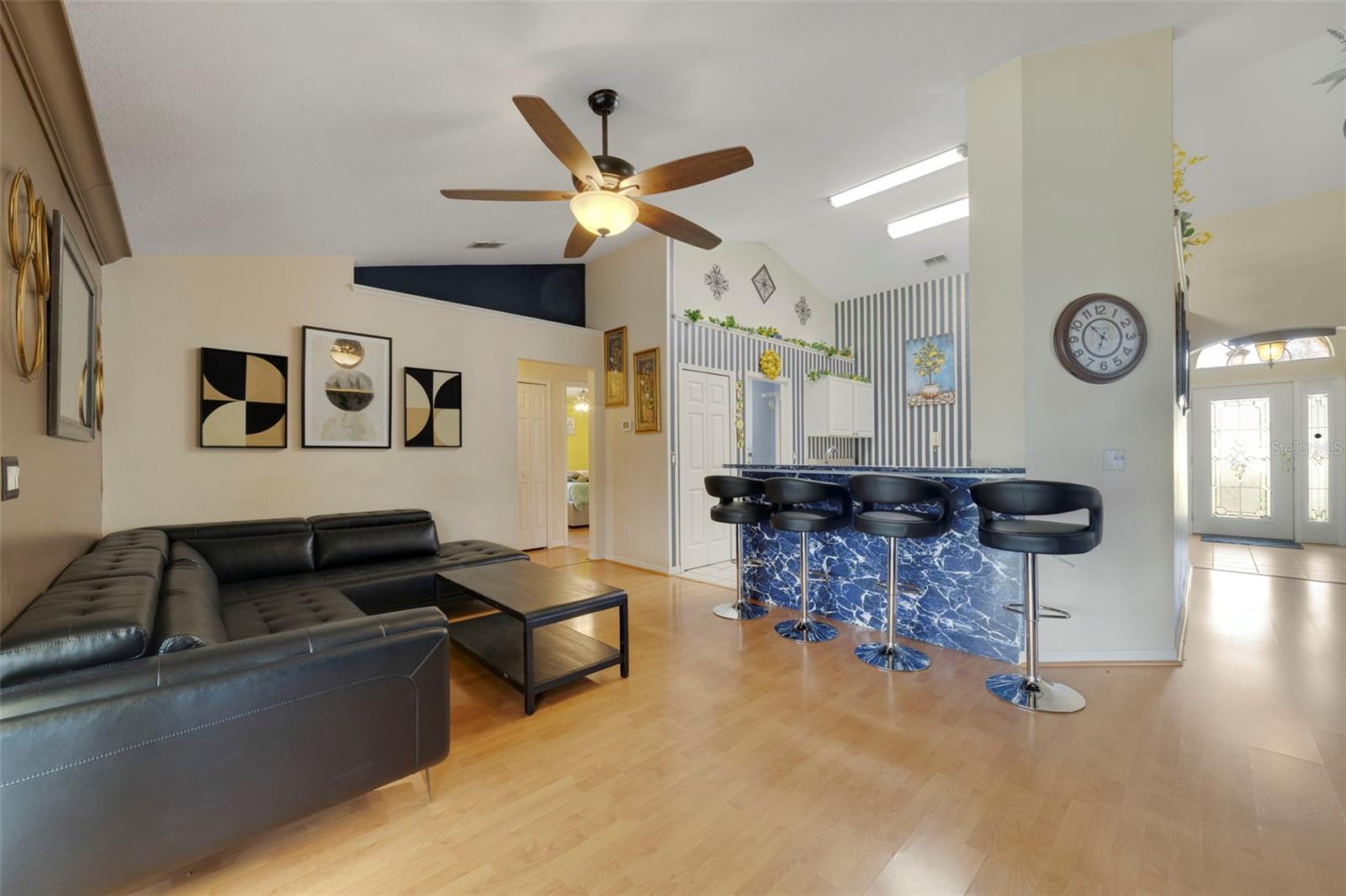 Search 2 255 LOMA DEL SOL DRIVE