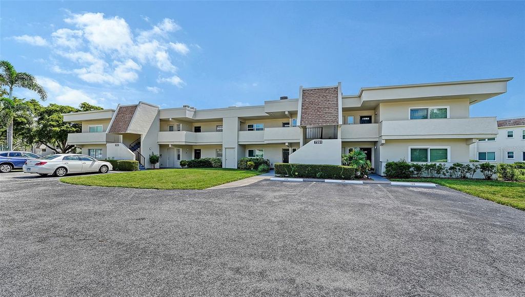 Photo of 7251 W Country Club Drive N #226, Sarasota, FL 34243 (MLS # A4661738)