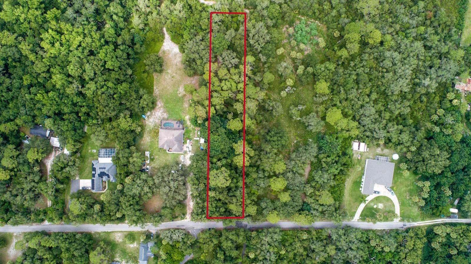 HILLS NE 01/4 SE 01/4 - Land