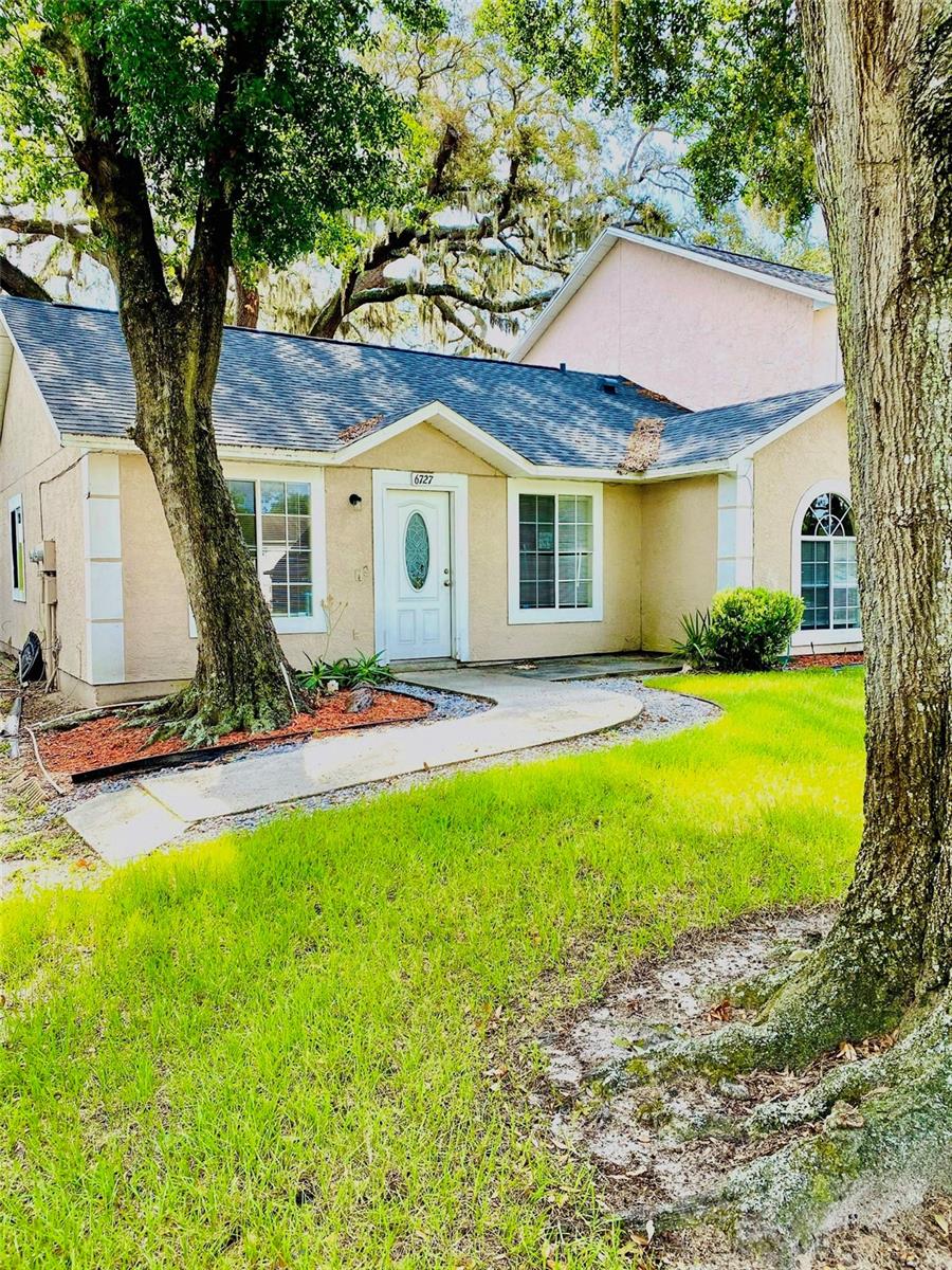 6727 MAGNOLIA POINTE CIRCLE